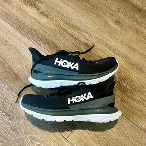 Hoka Women’s Mach 4 Everyday Training Shoe Size 9